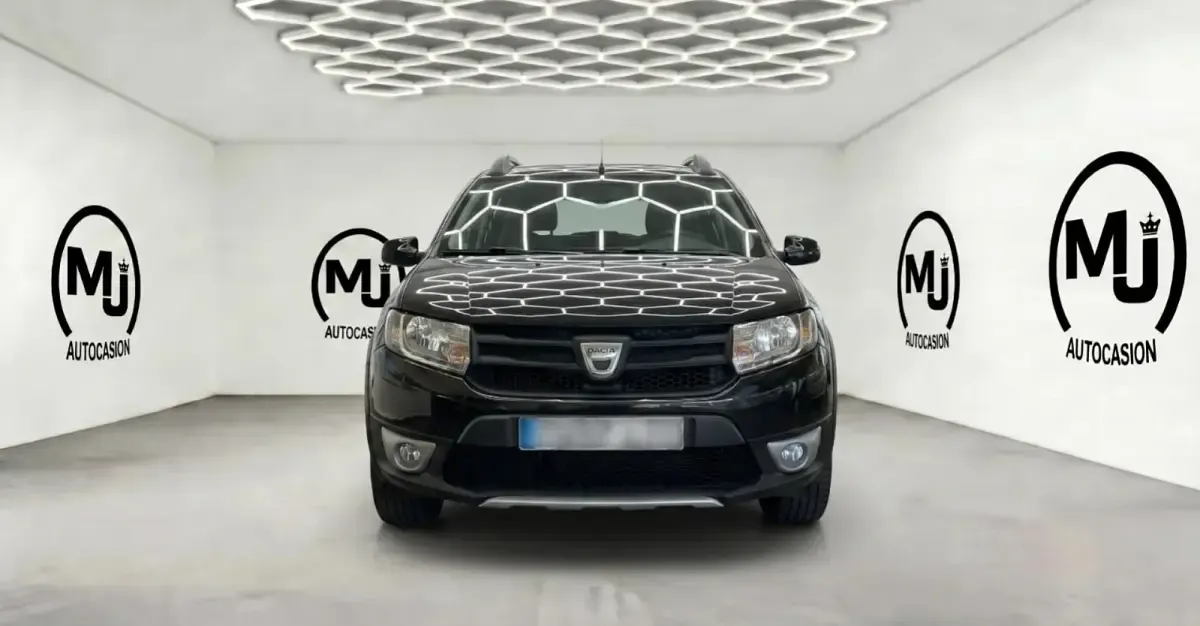 Usado Dacia Sandero Stepway 90 CV (66 kW) 2016 Negro Berlina