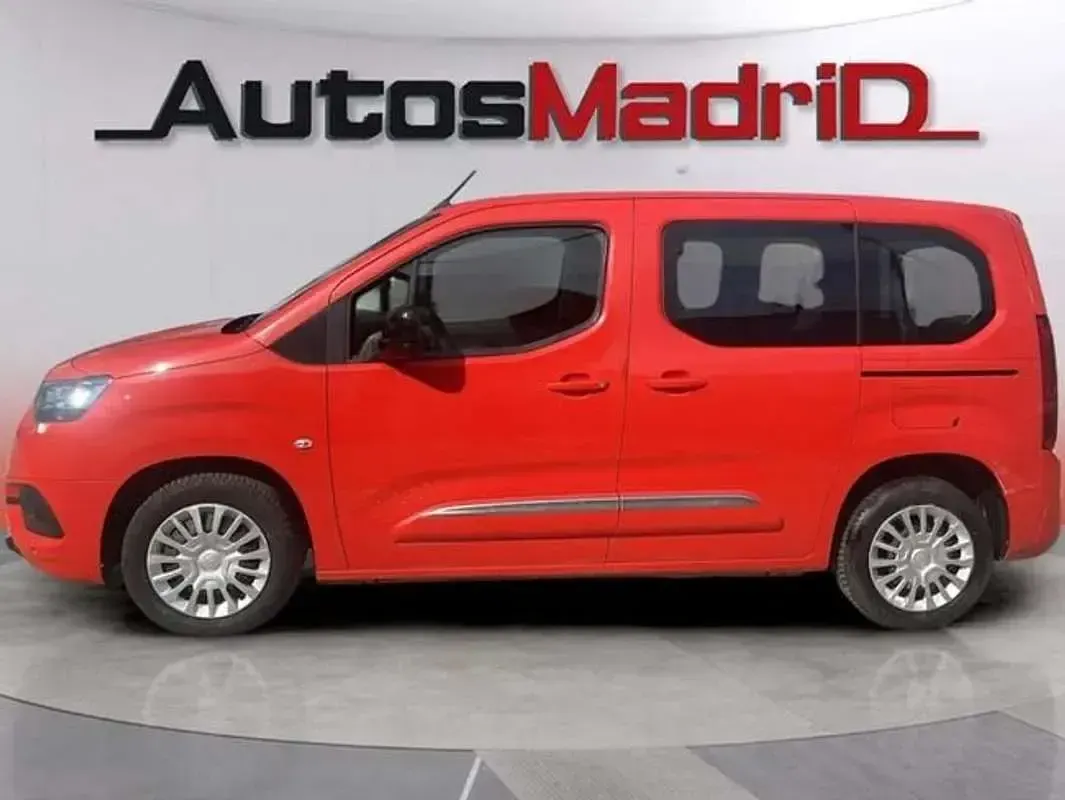 Usado Toyota Proace City City 131 CV (96 kW) 2024 Rojo Monovolumen