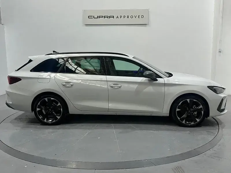Usado Cupra Leon 150 CV (110 kW) 2025 Blanco Familiar