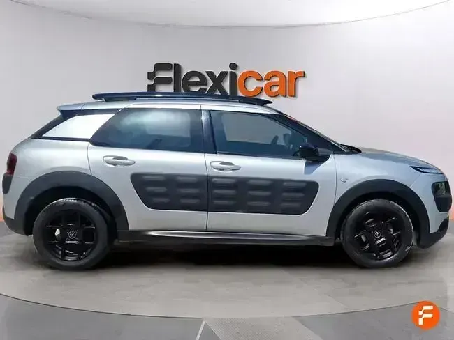 Usado Citroën C4 Cactus Feel 110 CV (80 kW) 2017 Gris Utilitario