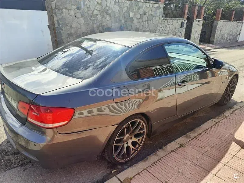 Usado BMW 320 170 CV (125 kW) 2007 Gris / plata Coupe