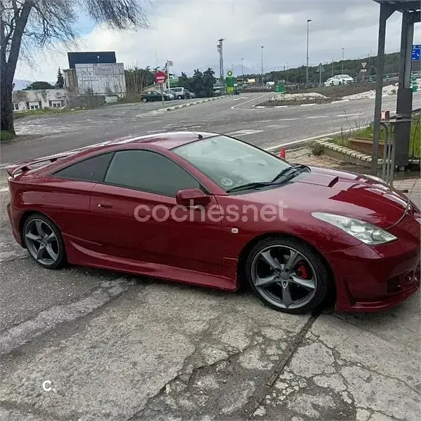 Usado Toyota Celica 143 CV (105 kW) 2004 Granate Coupe