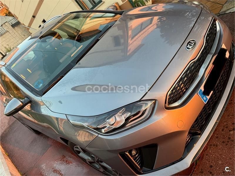 Usado Kia Ceed 141 CV (103 kW) 2020 Gris / plata Utilitario