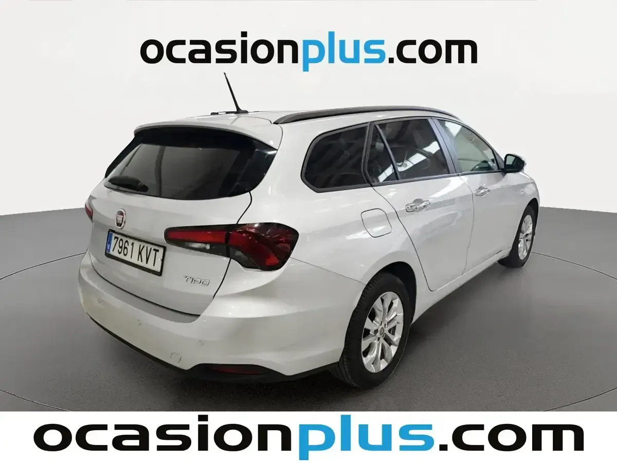 Usado Fiat Tipo Easy 95 CV (69 kW) 2019 Gris Familiar