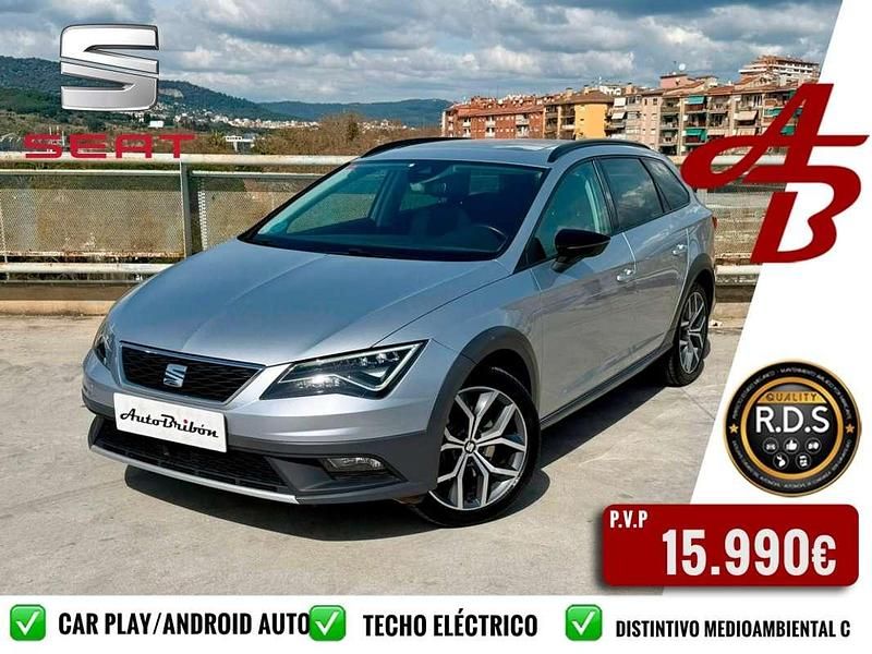 Usado Seat Leon 4Drive 184 CV (135 kW) 2017 Plateado SUV