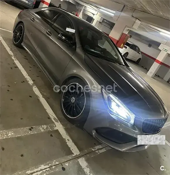Usado Mercedes CLA200 136 CV (100 kW) 2017 Gris / plata Berlina