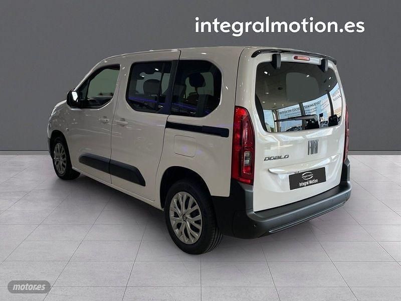 Usado Fiat Doblò 102 CV (75 kW) 2025 Blanco Monovolumen