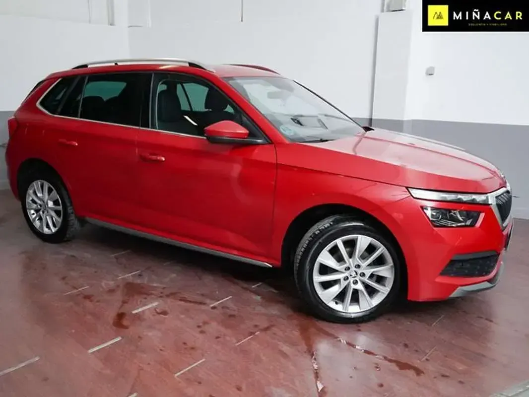 Usado Skoda Kamiq Style 150 CV (110 kW) 2022 Rojo SUV