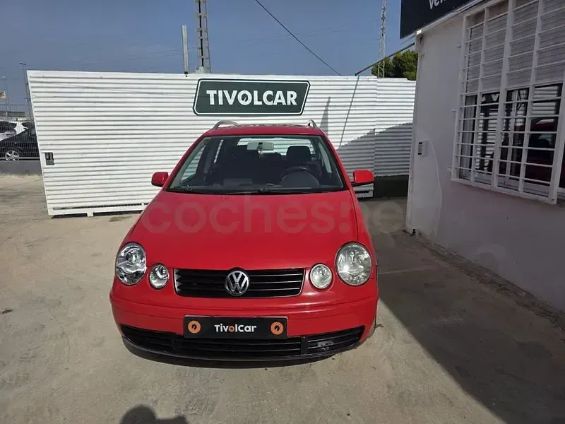Usado VW Polo 100 CV (73 kW) 2005 Rojo Berlina