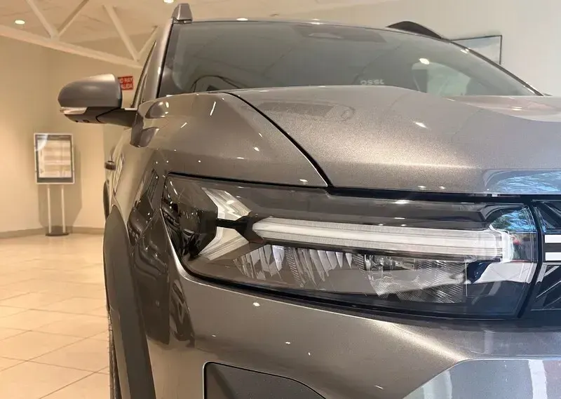Nuevo Dacia Bigster Expression 156 CV (114 kW) 2025 Gris SUV
