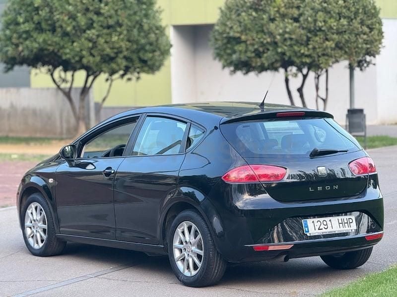 Usado Seat Leon Copa 105 CV (77 kW) 2011 Negro Utilitario