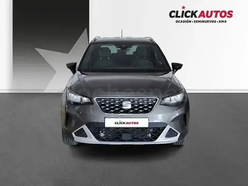 Usado Seat Arona Xperience 115 CV (84 kW) 2025 Gris / plata SUV