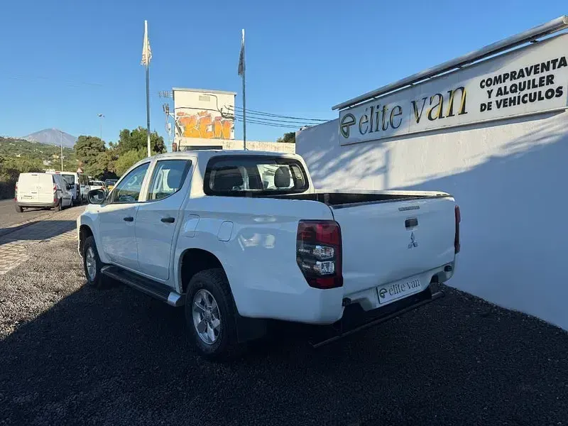 Usado Mitsubishi L200 150 CV (110 kW) 2020 Blanco Pickup/Camioneta