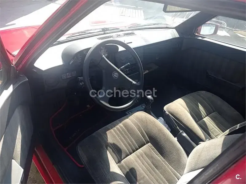 Usado Alfa Romeo 33 110 CV (80 kW) 1989 Rojo Berlina
