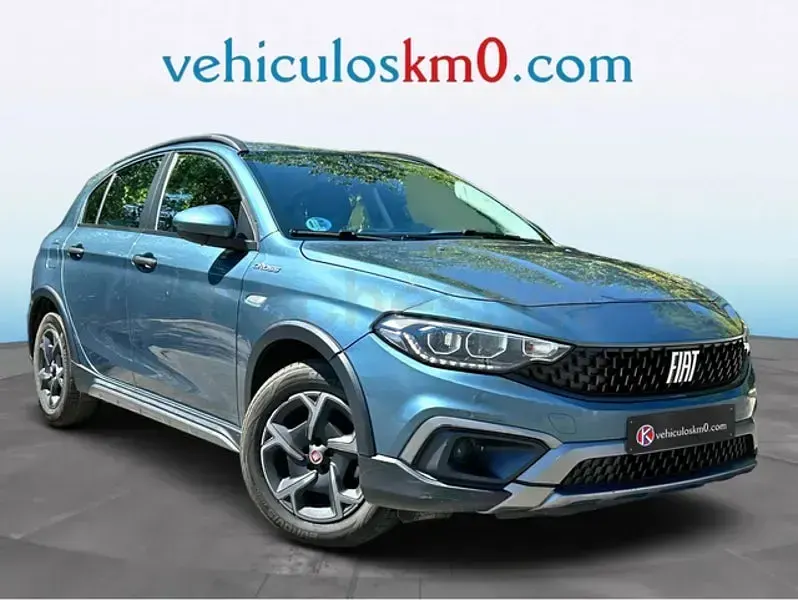 Usado Fiat Tipo Cross 130 CV (95 kW) 2022 Azul Berlina