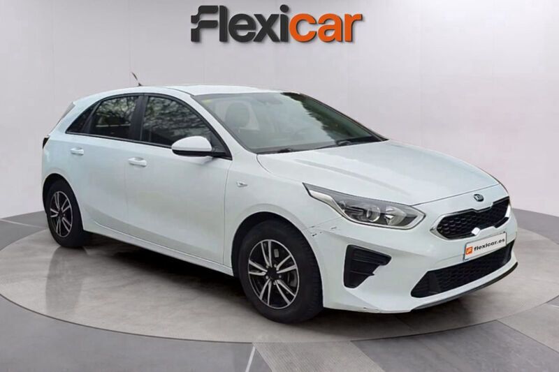 Blanco Usado 2018 Kia Ceed Plus Berlina | 10.790 € (Buen precio) - Imagen 1/4