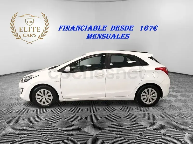 Usado Hyundai i30 110 CV (80 kW) 2017 Blanco Berlina