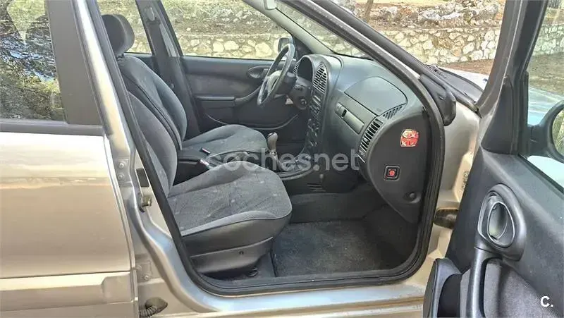 Usado Citroën Xsara 110 CV (80 kW) 2002 Gris / plata Familiar