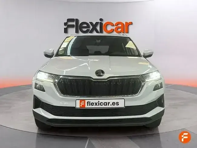 Usado Skoda Karoq Ambition 150 CV (110 kW) 2023 Blanco SUV