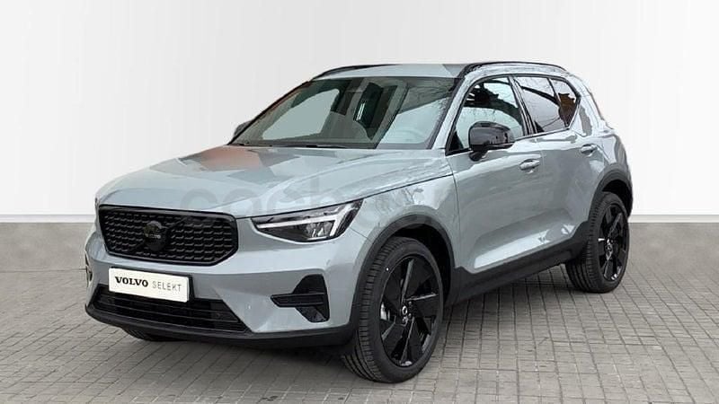 Nuevo Volvo XC40 Plus 163 CV (119 kW) 2025 Gris / plata SUV