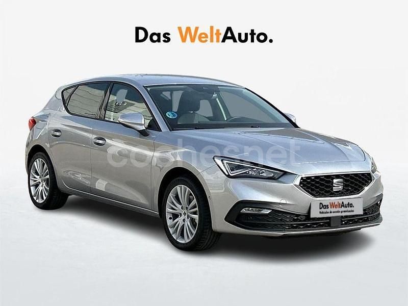 Gris plata Usado 2023 Seat Leon Style Berlina | 21.590 € (Super precio) - Imagen 1/4