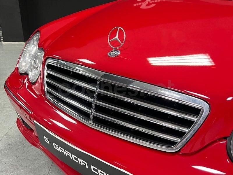 Usado Mercedes C230 Avantgarde 204 CV (150 kW) 2006 Rojo Berlina