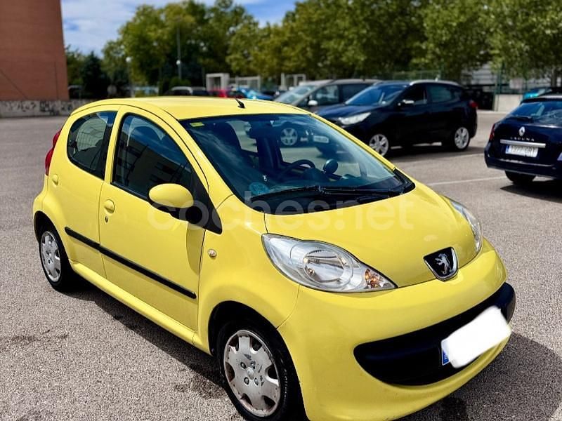 Amarillo Usado 2007 Peugeot 107 Utilitario | 3499 € (Precio justo) - Imagen 1/4