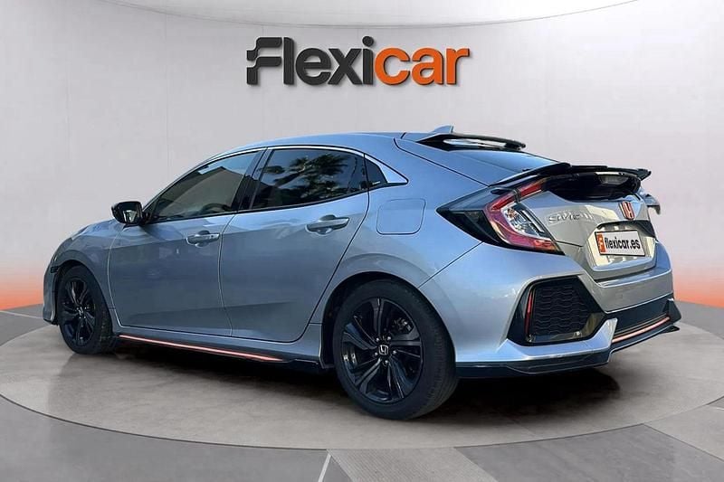 Usado Honda Civic Comfort 129 CV (94 kW) 2018 Gris Utilitario