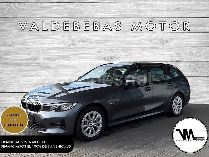 Gris / plata Usado 2022 BMW 330e Sport Line Familiar | 30.900 € (Precio justo) - Imagen 1/4