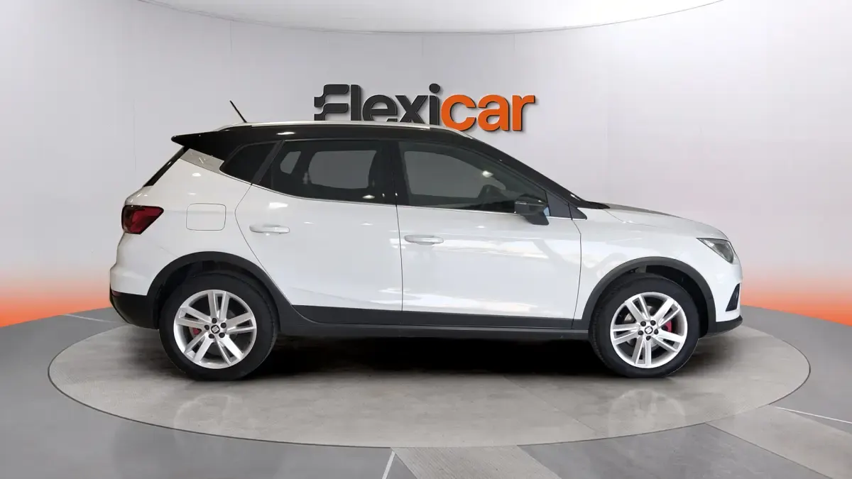 Usado Seat Arona FR 150 CV (110 kW) 2019 Blanco SUV