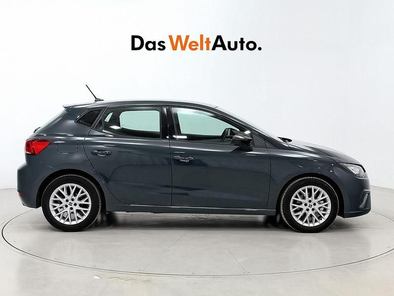Usado Seat Ibiza FR 115 CV (84 kW) 2025 Azul Utilitario