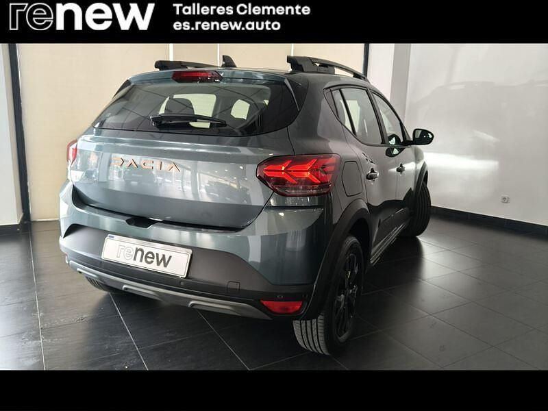 Usado Dacia Sandero Extreme 100 CV (73 kW) 2025 Verde Berlina