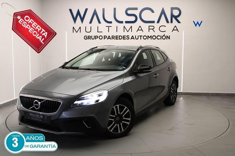 Gris / plata Usado 2018 Volvo V40 CC Familiar | 18.690 € (Un poco caro) - Imagen 1/4