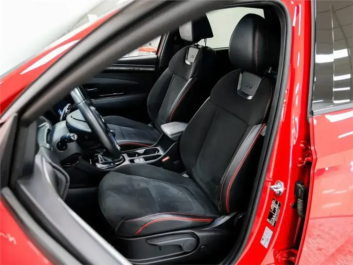 Usado Hyundai Tucson 150 CV (110 kW) 2023 Rojo SUV