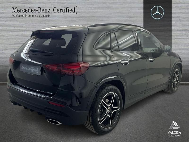 Usado Mercedes GLA200 AMG line 150 CV (110 kW) 2025 Negro SUV
