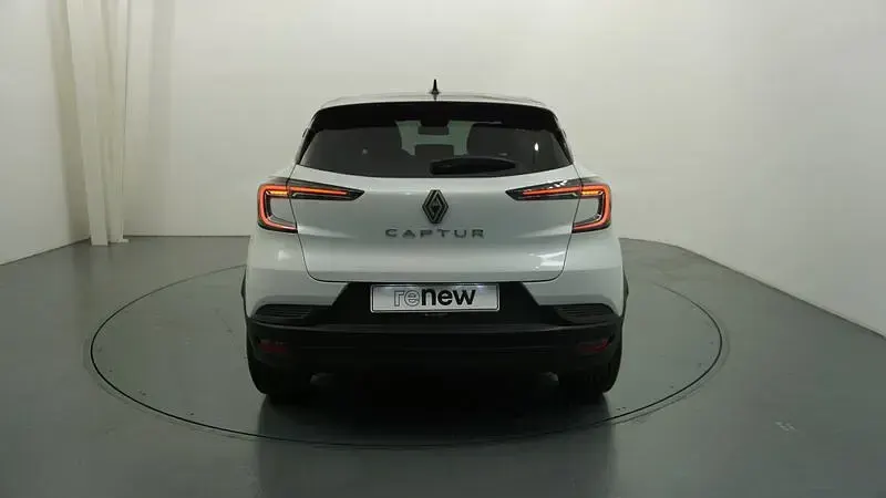 Usado Renault Captur Techno 100 CV (73 kW) 2025 Marrón SUV