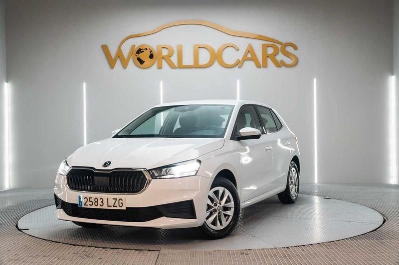 Usado Skoda Fabia 95 CV (69 kW) 2022 Blanco Berlina