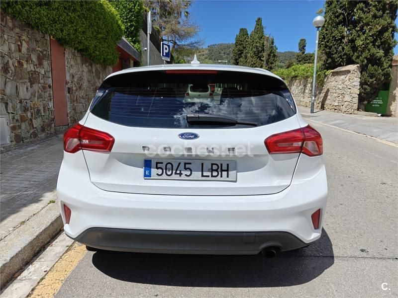 Usado Ford Focus Trend 120 CV (88 kW) 2019 Blanco Berlina