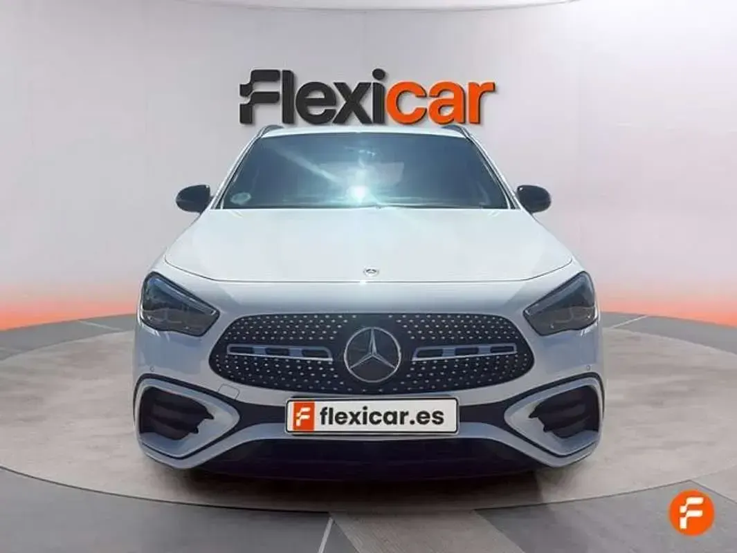 Usado Mercedes GLA200 150 CV (110 kW) 2023 Blanco SUV