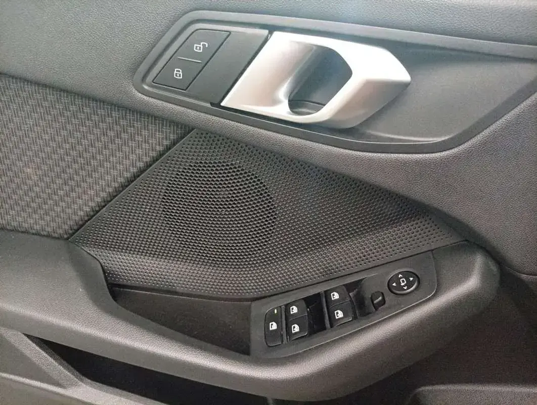 Usado BMW 116 116 CV (85 kW) 2023 Blanco Utilitario