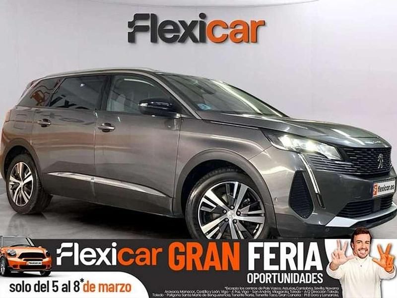 Usado Peugeot 5008 Allure 131 CV (96 kW) 2022 Gris SUV