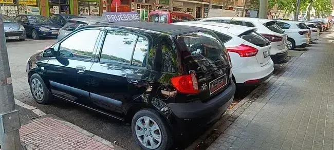 Usado Hyundai Getz 66 CV (48 kW) 2005 Negro Utilitario