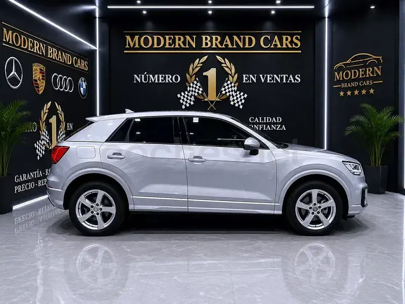 Usado Audi Q2 Advanced Plus 116 CV (85 kW) 2018 Gris / plata SUV