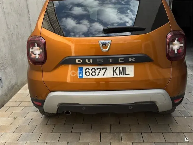 Usado Dacia Duster Comfort 115 CV (84 kW) 2018 Naranja SUV