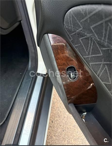 Usado Mercedes C220 Elegance 143 CV (105 kW) 2002 Blanco Berlina