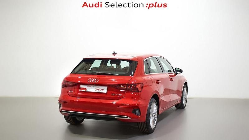 Usado Audi A3 Advanced Plus 110 CV (80 kW) 2023 Rojo tango metalizado Berlina