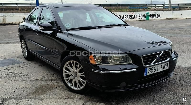 Usado Volvo S60 Momentum 163 CV (119 kW) 2007 Negro Berlina
