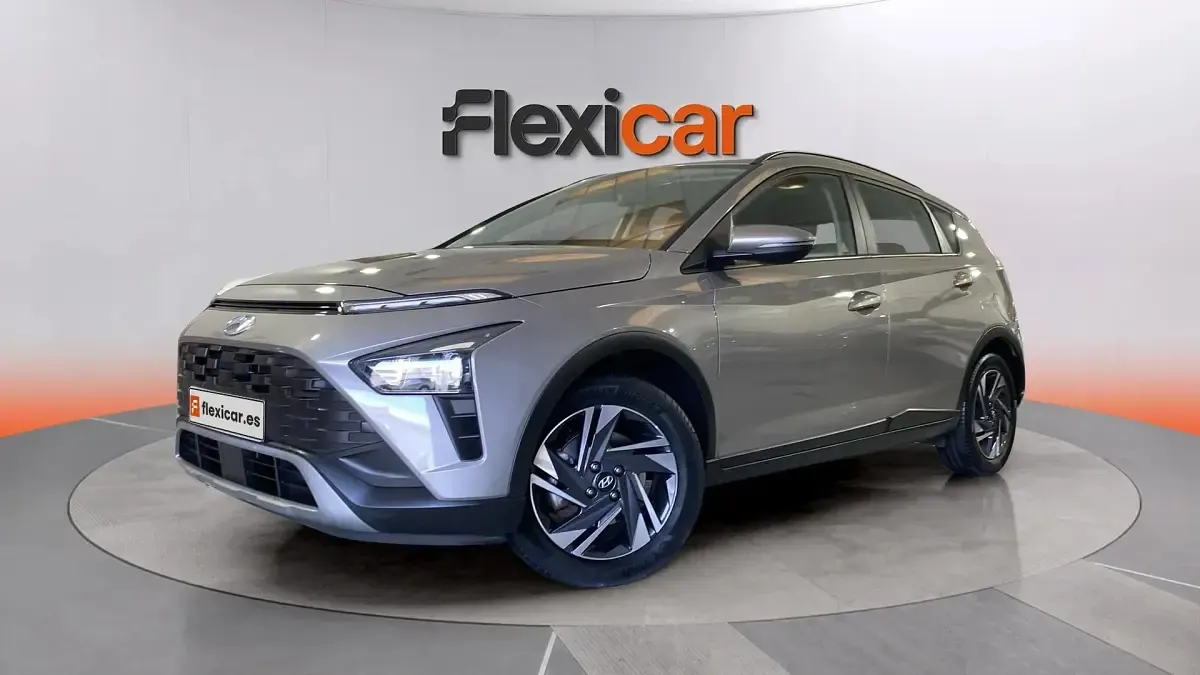 Usado Hyundai Bayon 84 CV (61 kW) 2022 Gris SUV