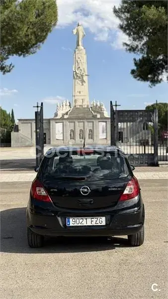 Usado Opel Corsa Cosmo 90 CV (66 kW) 2008 Negro Utilitario