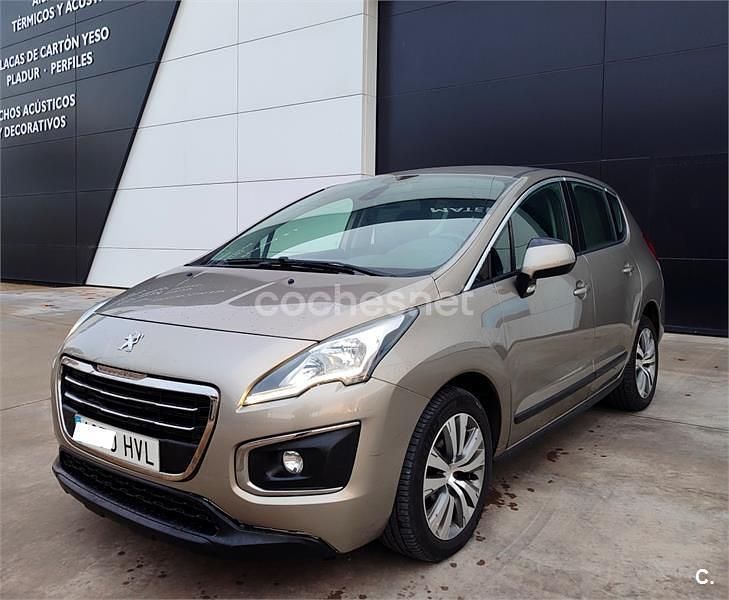 Usado Peugeot 3008 Access 115 CV (84 kW) 2014 Beige Berlina